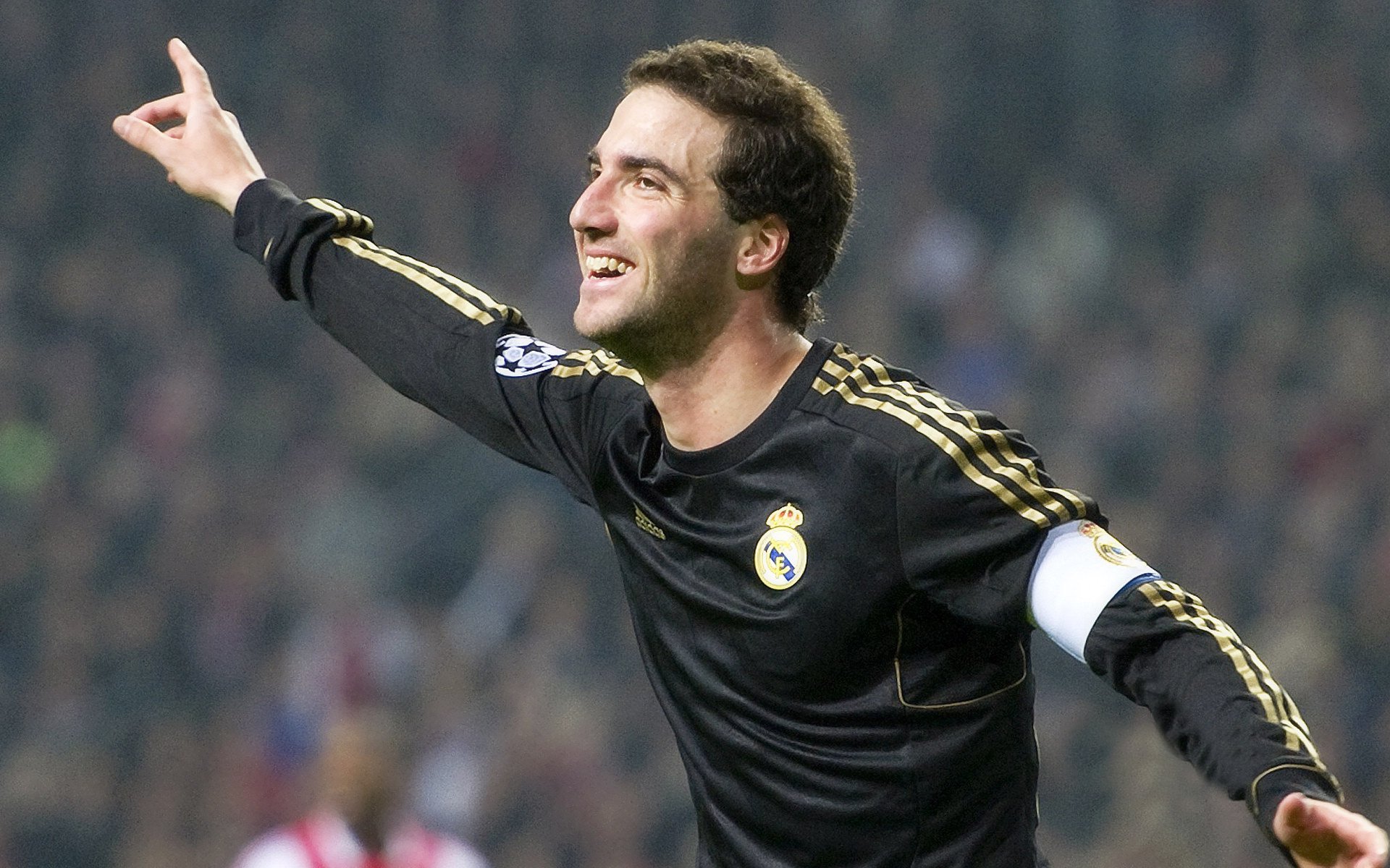 Wydad虽奋战,但仍抵挡不住尤文攻势,尤文战术打法